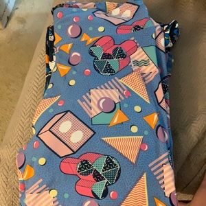 Lularoe Disney leggings 80’s style Mickey TC